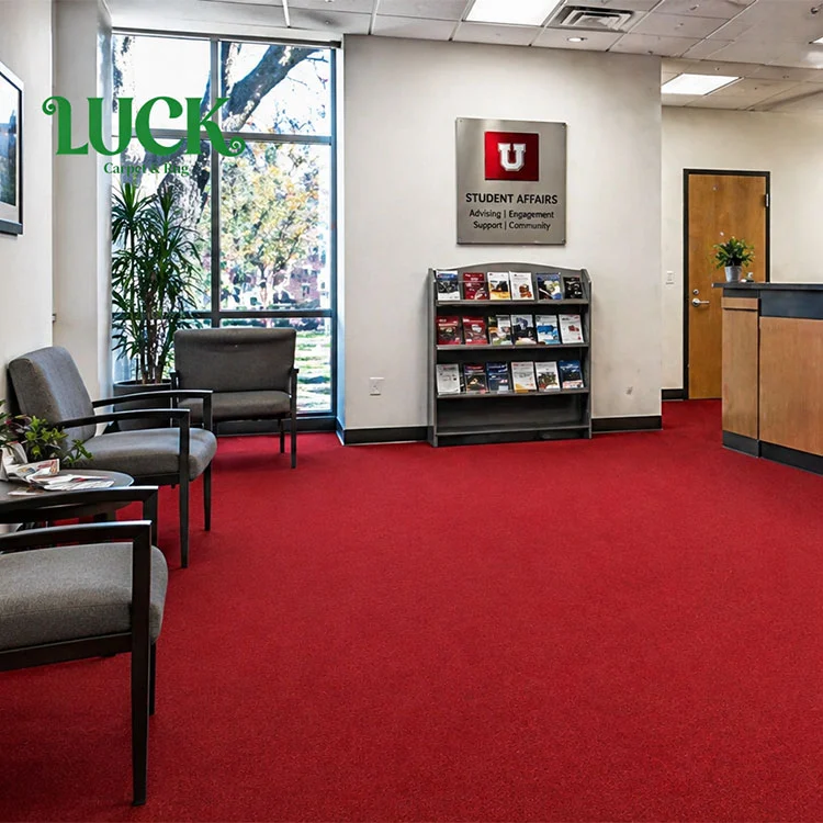 Tapis mur à mur en fil teint dans la masse touffeté pour les institutions